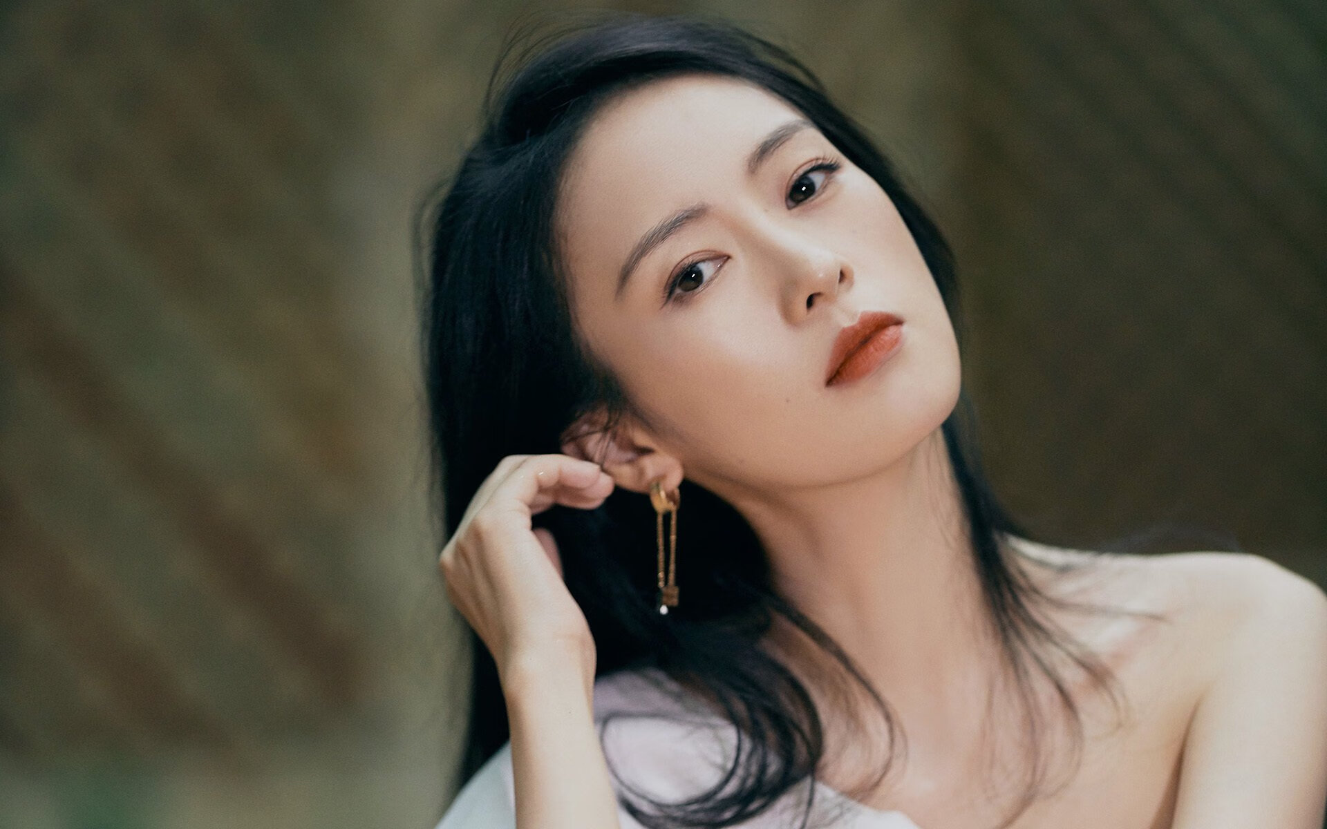 开云体育-冬季飘雪徒步穿越，体验雪原的纯净与静谧，雪乡徒步穿越